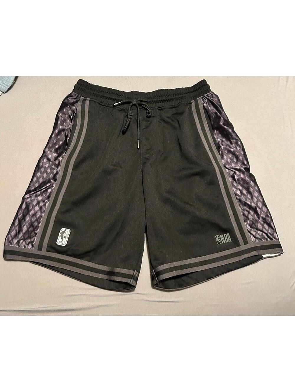 NBA basketball shorts with grey accents and diamond pattern side panels Men's S